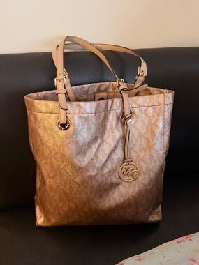 Michael Kors Jet Set Metallic Rose Gold MK Logo Tote